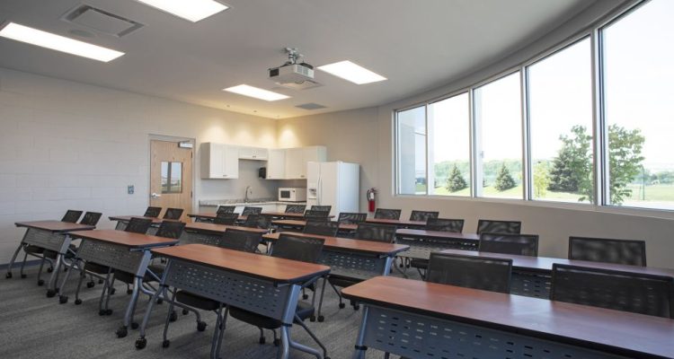 damar-building-4-classroom