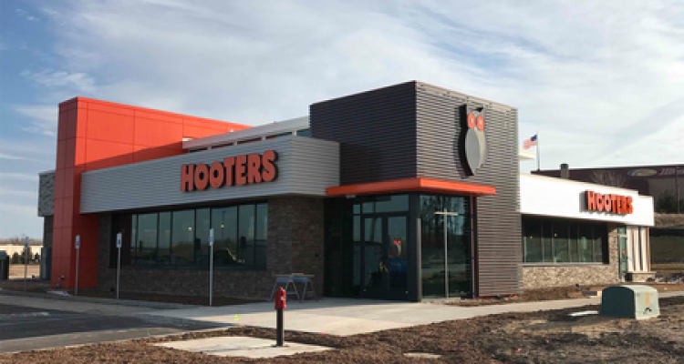 hooters-ext